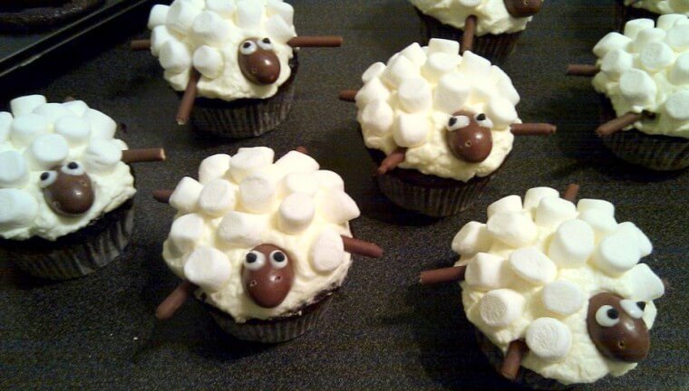 sheep cupcakes2