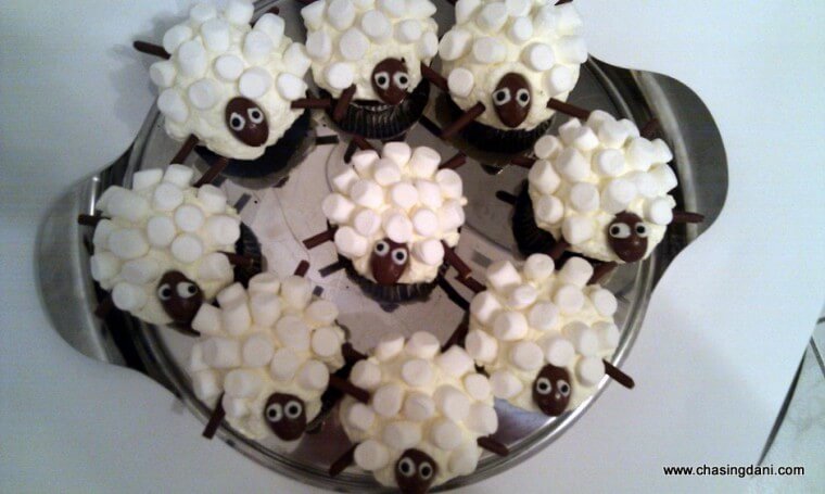 sheep cupcakes3