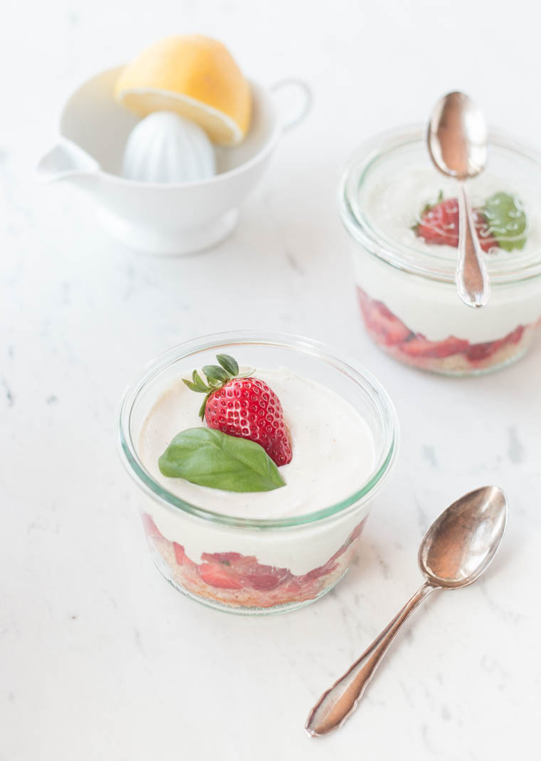 Einfaches zuckerfreies Erdbeer-Tiramisu Rezept