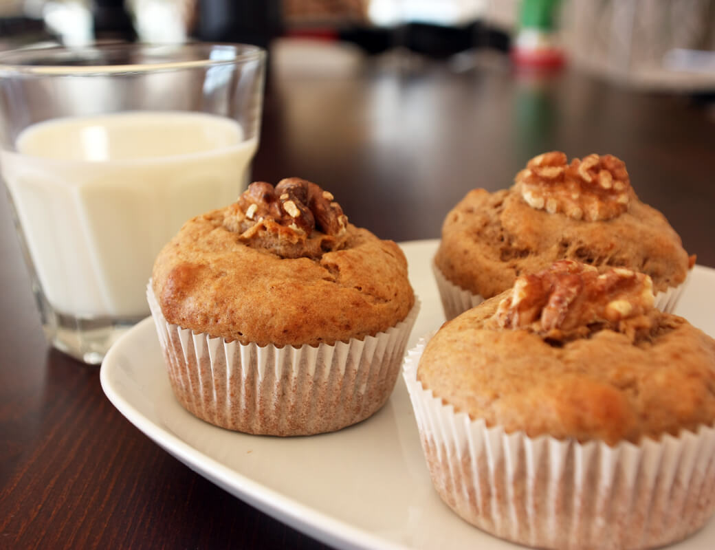 Bananenbrot Muffins {flowers on my plate}